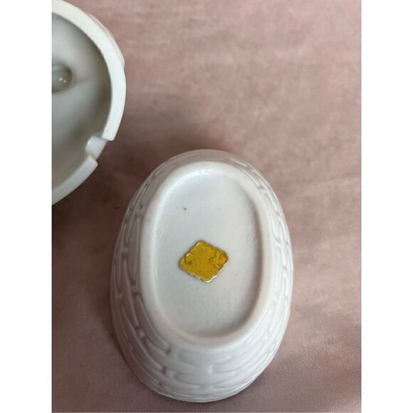 Vintage White Ceramic Duck Hen on Nest - Picture 8 of 8